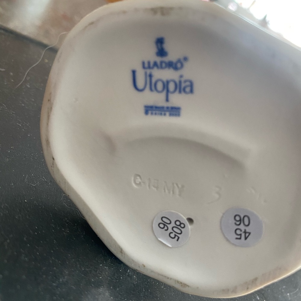 Authentic Lladro Utopia Collection - Picture 2 of 3